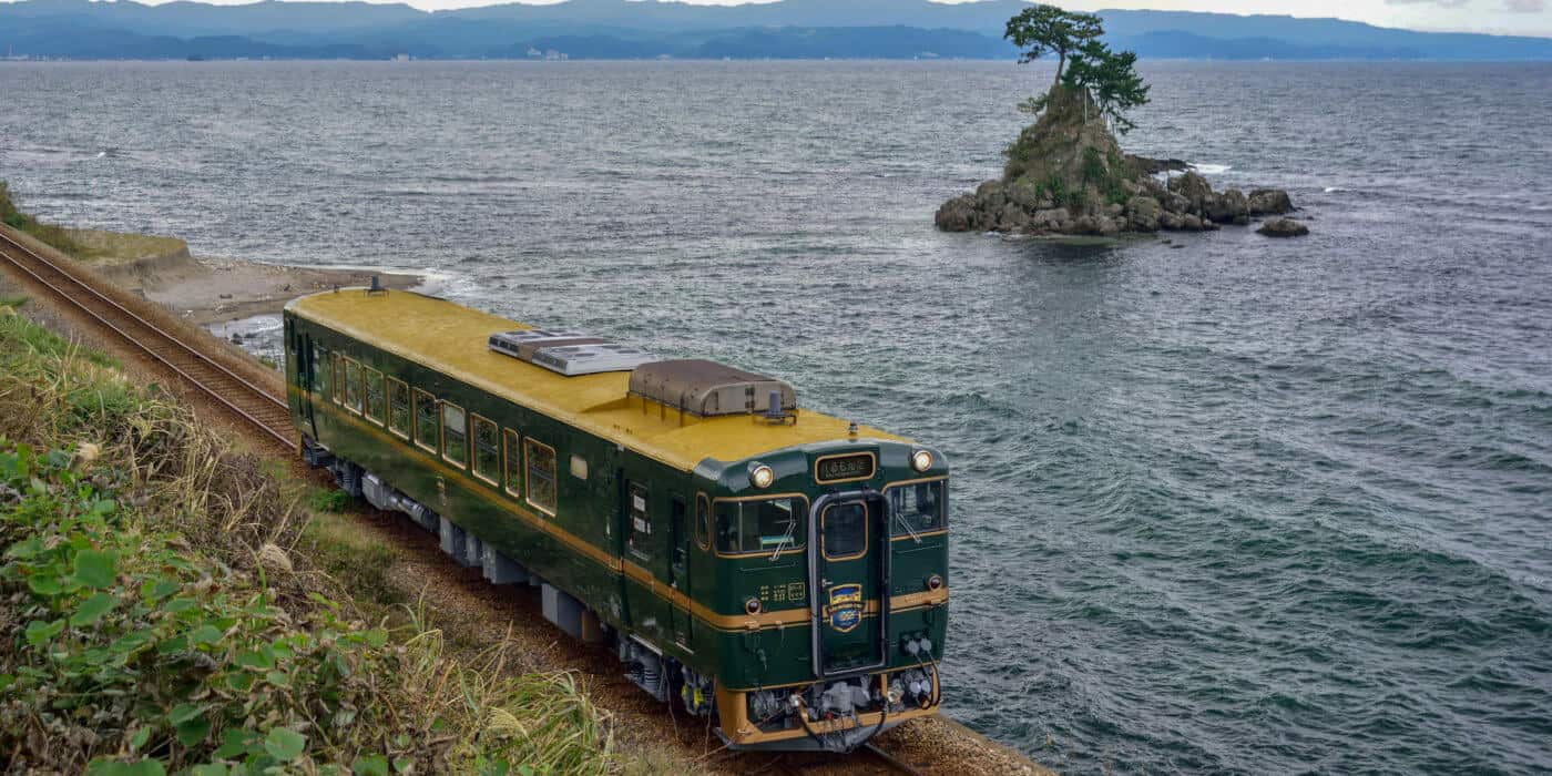 The Berumonta runs along the scenic Toyama coastline