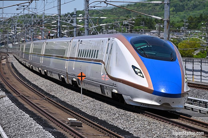 The E7 series Shinkansen train that runs on the Hokuriku Line